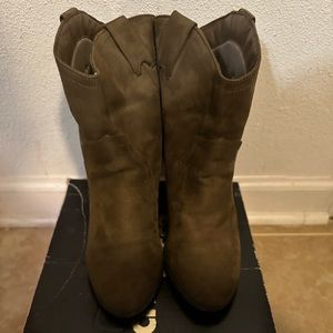 Brown boots